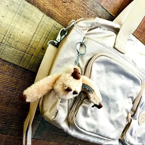 NWOT Kipling Jayla Travel Tote Duffle Metallic Crossbody - Picture 4 of 12